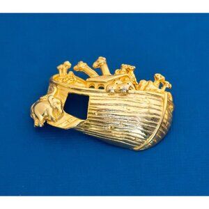 Vintage Golden Noah's Ark Brooch by AAi - D28